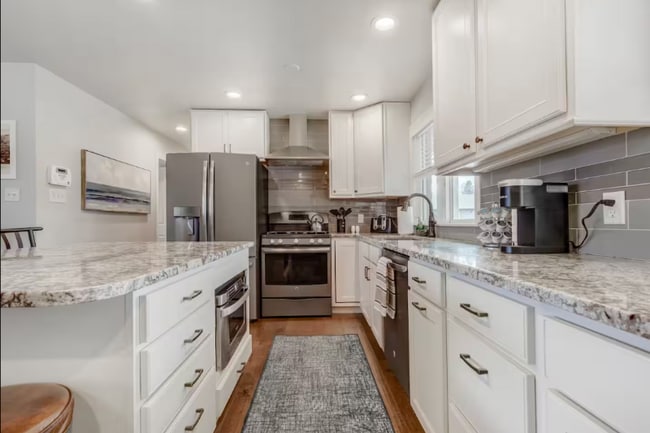 Building Photo - 2402 Patrician Way