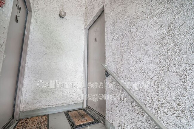 Building Photo - 25027 Peachland Ave