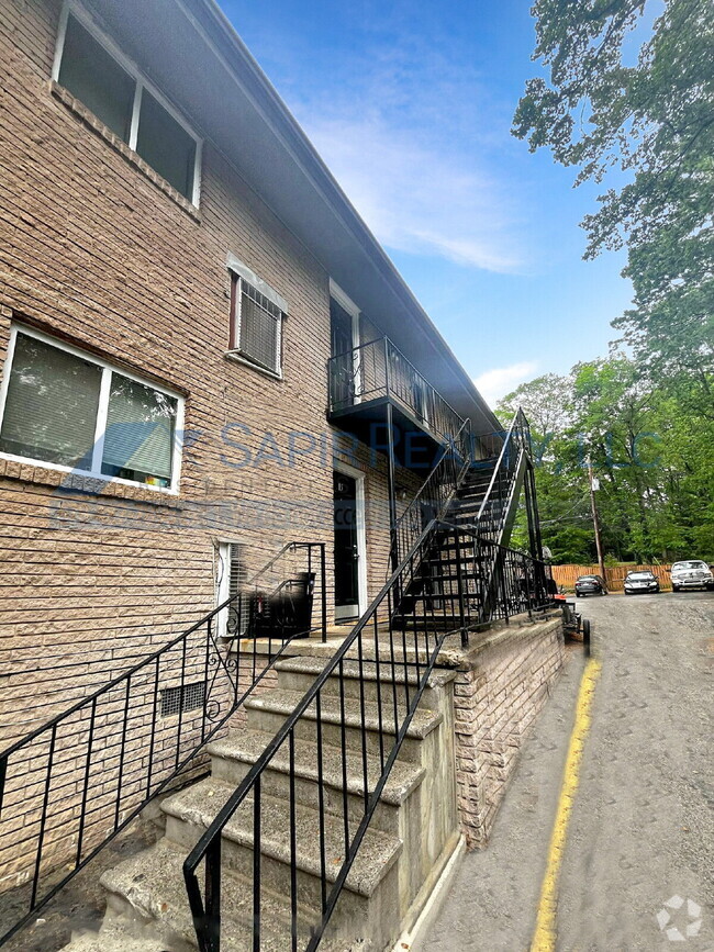 Building Photo - 3300 College St
