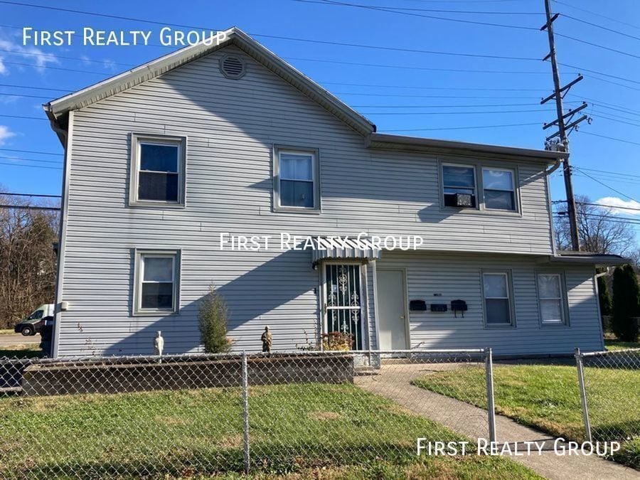 4 S Main St Unit Apt. 2, Franklin, OH 45005 Room for Rent in Franklin