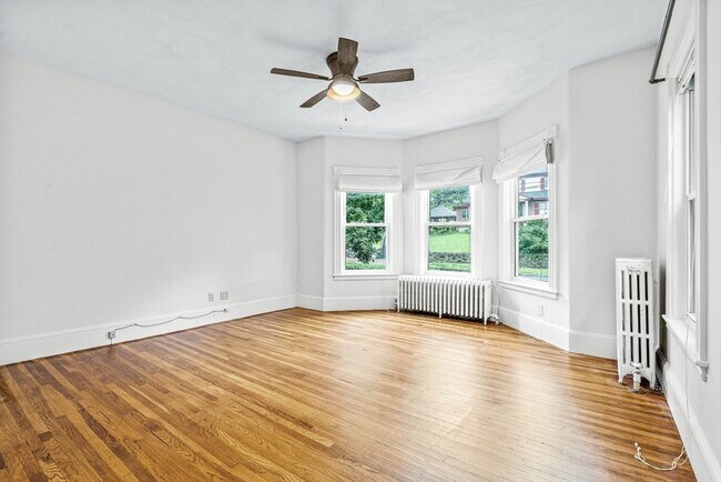 Building Photo - 752 Franklin St