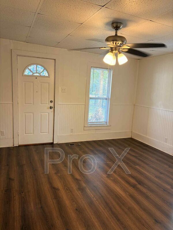 Foto del edificio - 208 Gray Ave