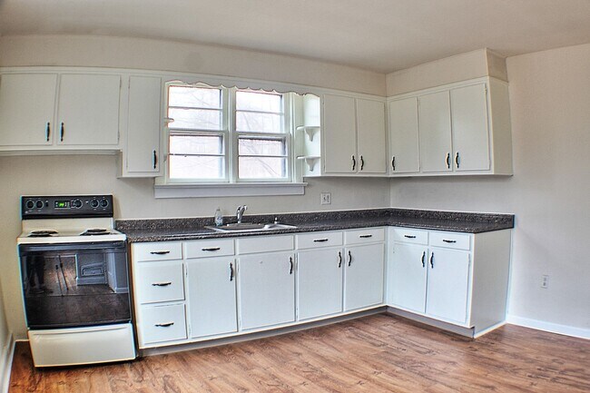 Foto del edificio - 43 Beckers Grove