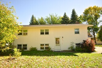 Building Photo - 723 S 25th St