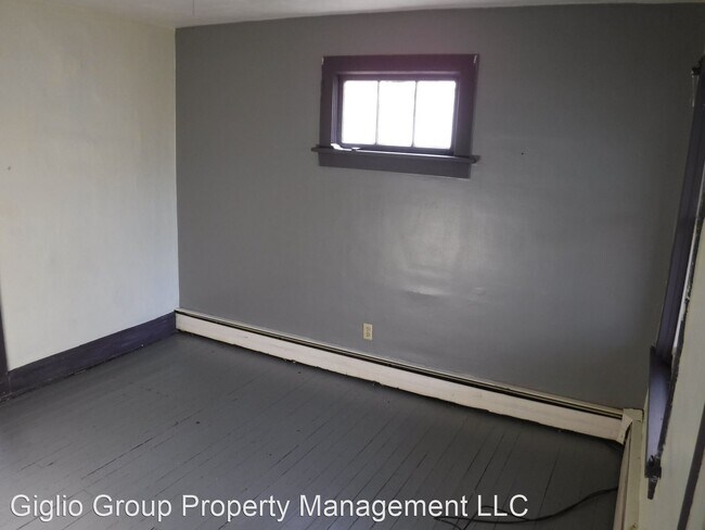 Building Photo - 2 br, 1 bath House - 206 Olyphant Court