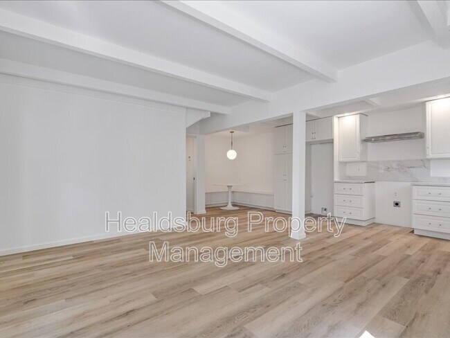 Foto del edificio - 2054 Madrone Ave