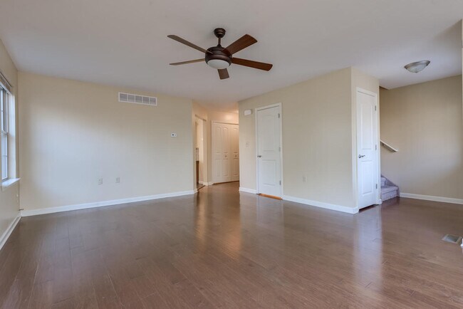 Building Photo - 6 Anastasia Ct