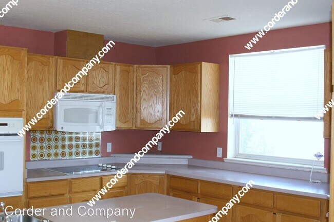 Building Photo - 3 br, 2 bath House - 5731 Kim Rd  NE