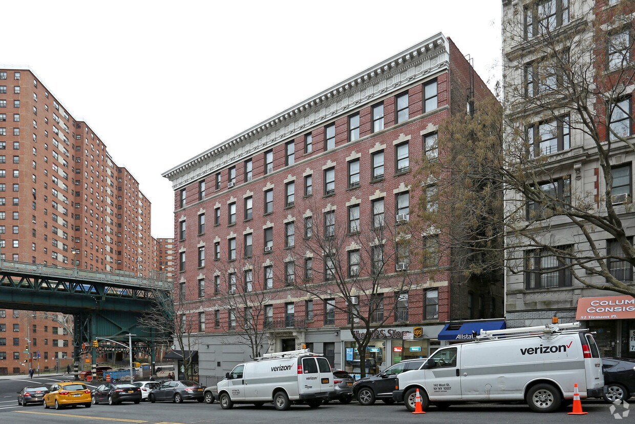 Building Photo - 40-46 Tiemann Pl