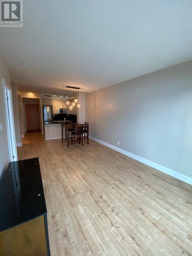 Photo du bâtiment - 1-401 Bedford Rd
