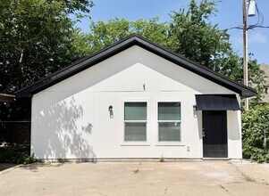 Building Photo - 20 Sarasue Ln