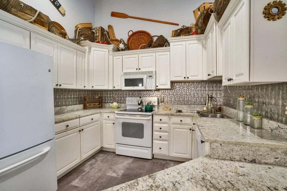 Primary Photo - 6520 Chasewood Dr