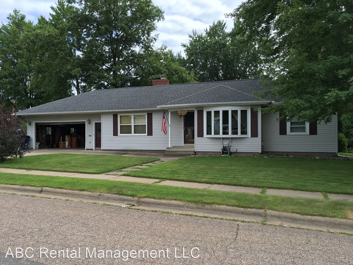 Foto principal - 3 br, 1 bath House - 605 Clark Ave