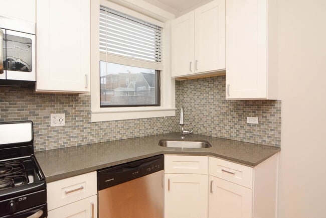 Foto del edificio - 2323 N Rockwell St