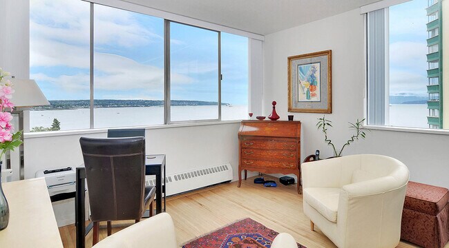 Building Photo - English Bay Tower