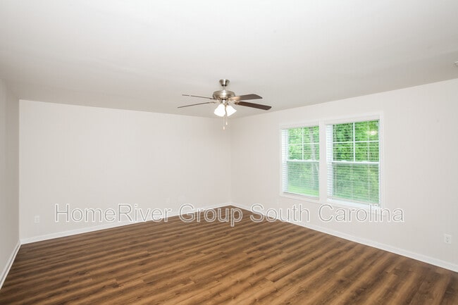 Building Photo - 351 Niblick Dr