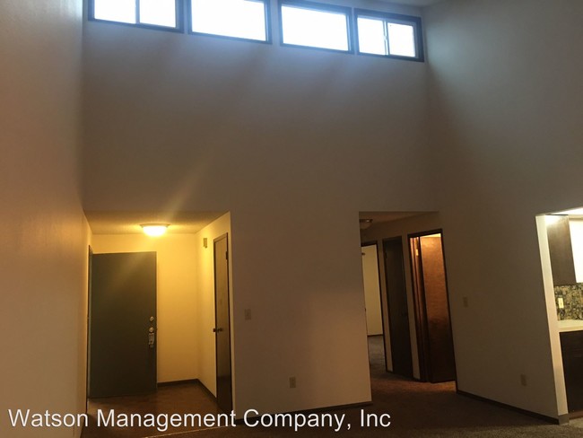 Building Photo - 9011 E S Riverway Ave