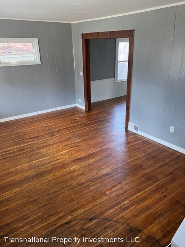 Building Photo - 3 br, 1.5 bath House - 9910 Zimmer Ave