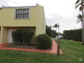 Building Photo - 2805 N Hwy A1A