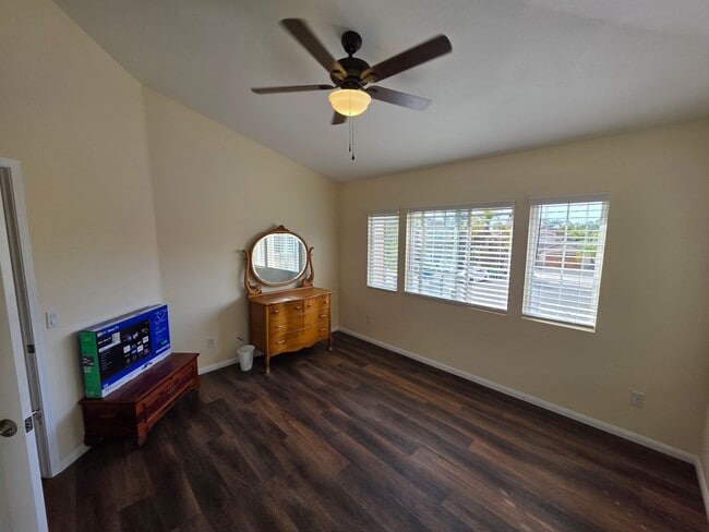 Foto del edificio - 2432 Papyrus Ct