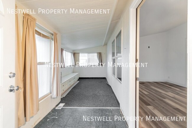 Building Photo - Great 3-bed Rambler in West Jordan