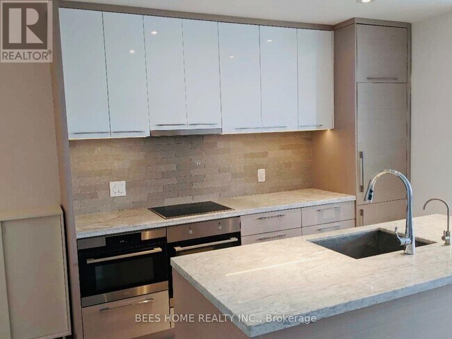 Photo du bâtiment - 488 University Ave