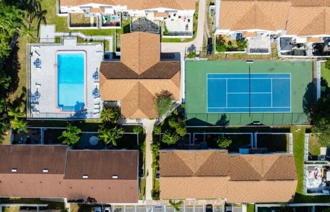 Foto del edificio - 7210 N Manhattan Ave