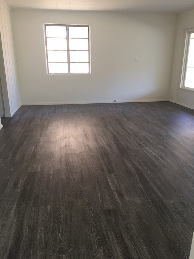 Foto del edificio - 1453 Patricia Ave