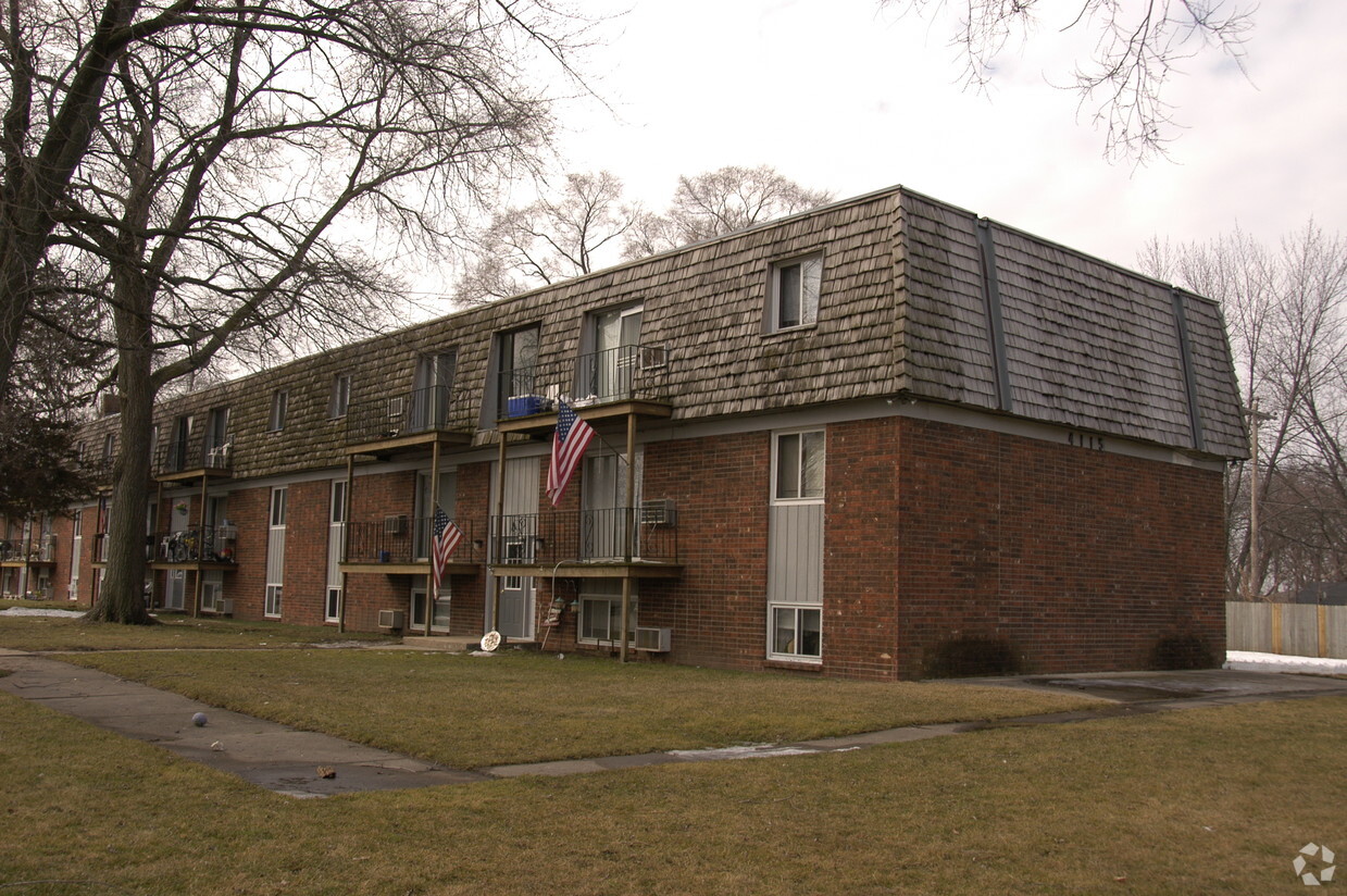 Primary Photo - Oakridge Apartments