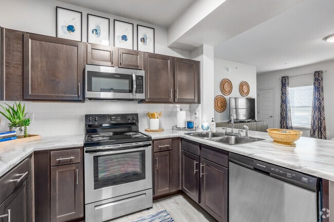 2BR, 2BA - 1,108SF - Kitchen - Artisan Crossing Apts