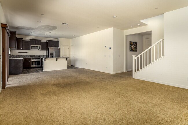 Building Photo - 41255 Winterberry St
