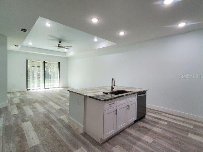 Foto del edificio - 1214 San Cristobal Ave