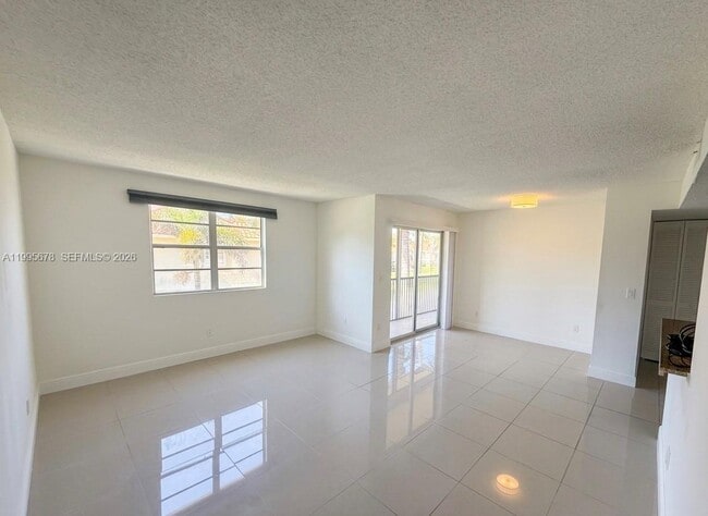 Building Photo - 1253 SW 46th Ave