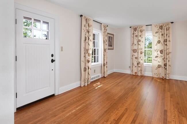 Foto del edificio - 223 Lambertville Headquarters Rd