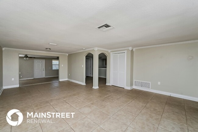 Building Photo - 3246 Supreme Dr