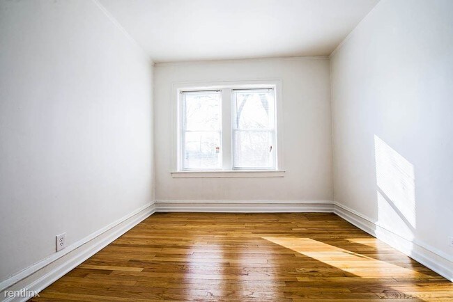 Foto del edificio - 6455 S Fairfield Ave