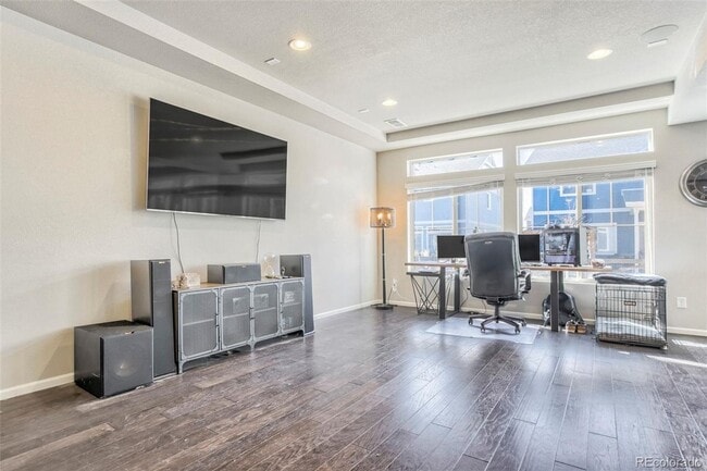 Building Photo - A Gorgeous 3 Bed 3 Bath Home in Desirable ...