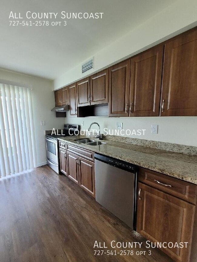 Building Photo - Lauren Manor condo for rent- many upgrades!