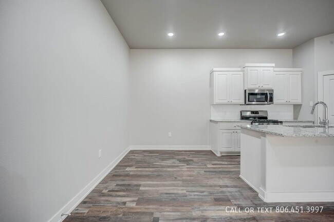 Building Photo - Gorgeous 3/2/2 in SW Lubbock