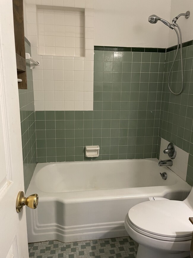 Bathroom - 1733 N Meridian Rd
