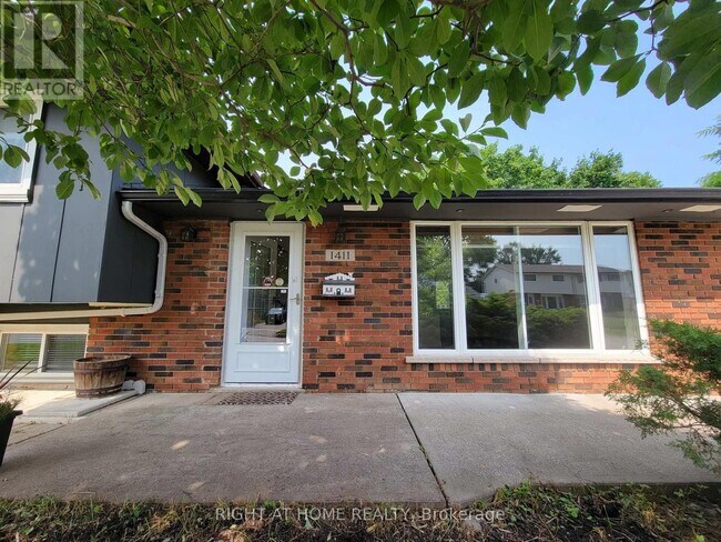 Photo du bâtiment - 1411 Charles Dr