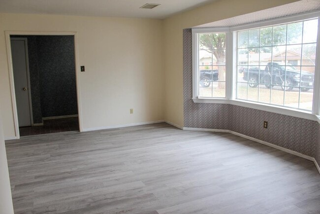 Building Photo - 3819 Blossom Ln