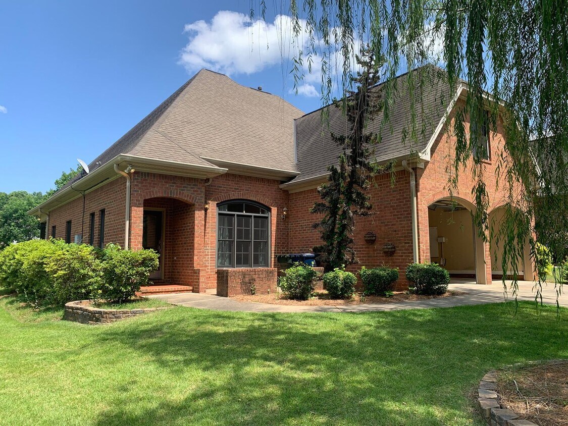 Foto principal - The Highlands Subdivision