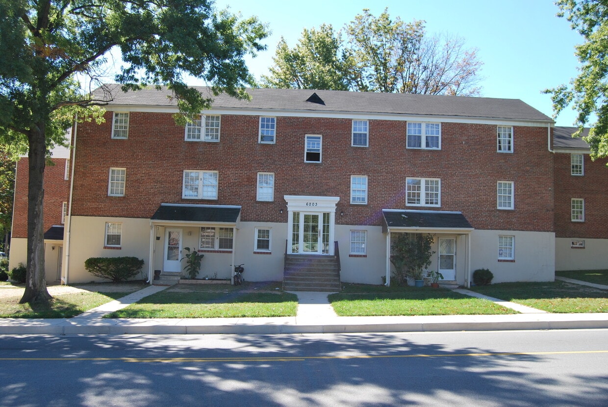 Primary Photo - Edgewood - The Grove - 3 Bedroom 1 Bath