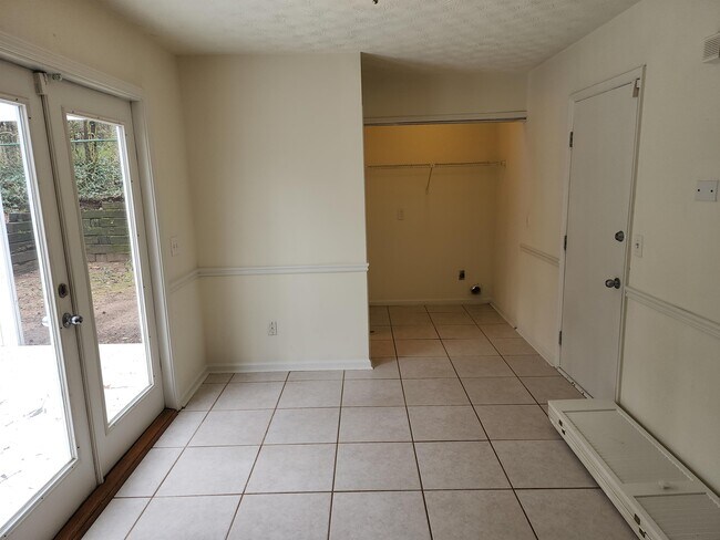 Foto del edificio - 2611 Garland Way