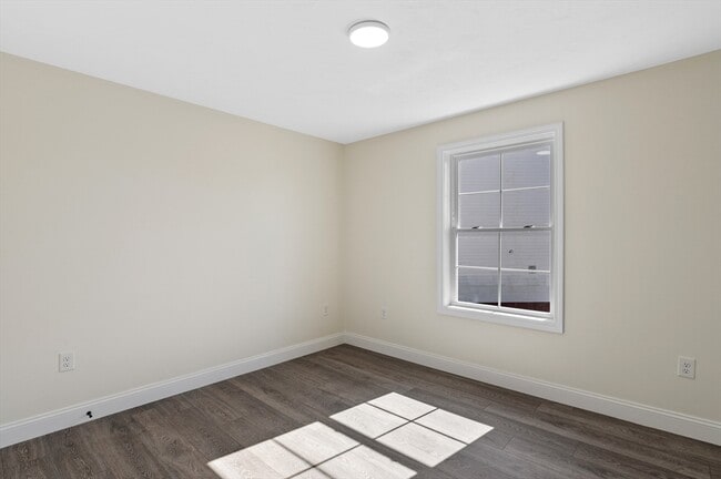 Foto del edificio - 472 Essex St