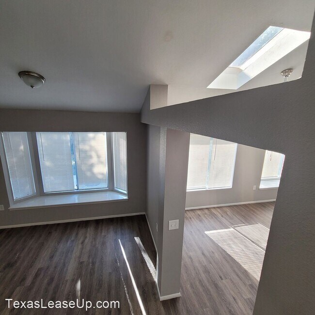 Building Photo - 4 br, 2.5 bath House - 8231 Middle Point