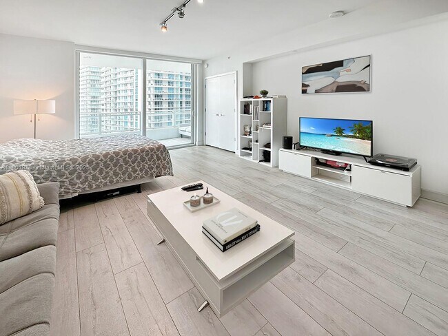 Building Photo - 1080 Brickell Ave