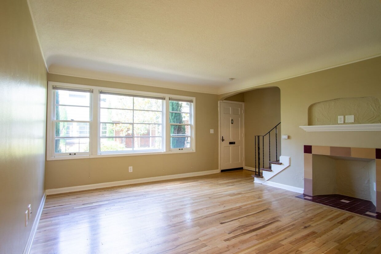 Foto principal - In the Heart of NW-Mid-Century 2Bdr Lives ...