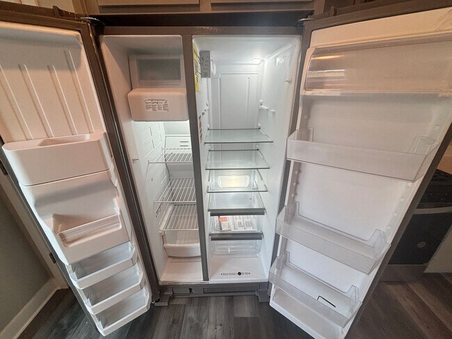Foto del edificio - Beautiful Newer 3Br Woodbury Townhome